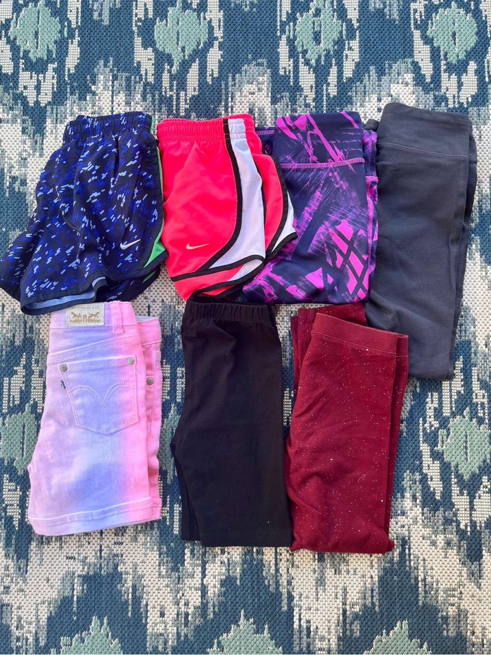 Girls Size 6 Bottoms Bundle 7 pairs-Levi’s, Nike, Old Navy-Excellent Condition!